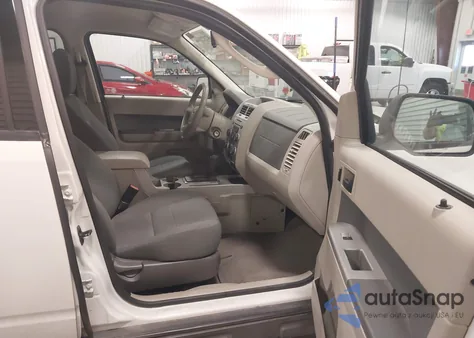 2009 Ford Escape Xlt z USA, uszkodzony, nr VIN 1FMCU93G49KA82343